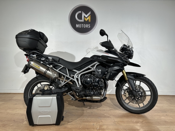 TRIUMPH Tiger 800